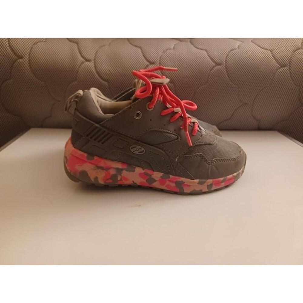 Heelys skate shoes Youth Size 2